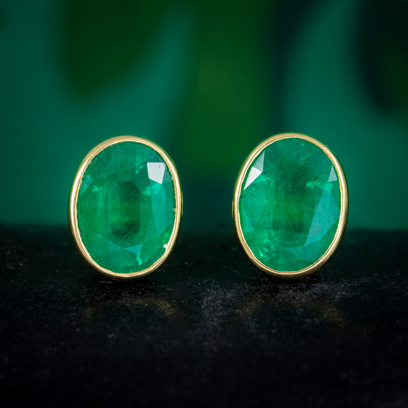 Vintage Natural Emerald Stud Earrings 18ct Gold 3.2ct Of Emerald