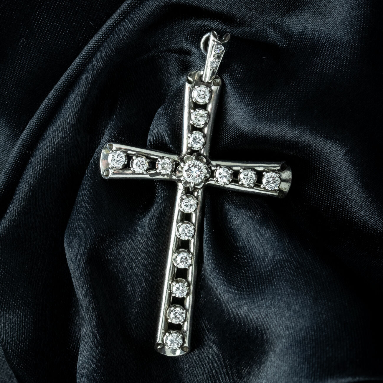 Art Deco Diamond Cross Pendant Platinum 1.5ct Diamond