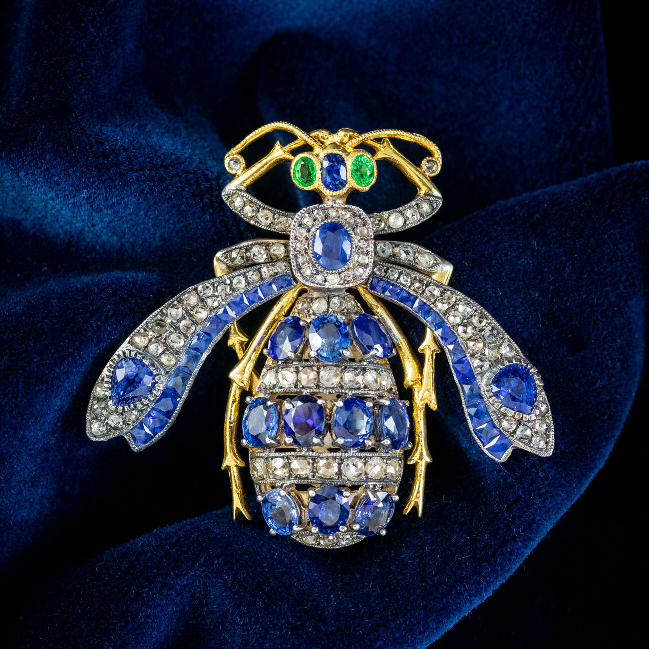 Art Deco Style Sapphire Diamond Bee Brooch 5.2ct Of Sapphire