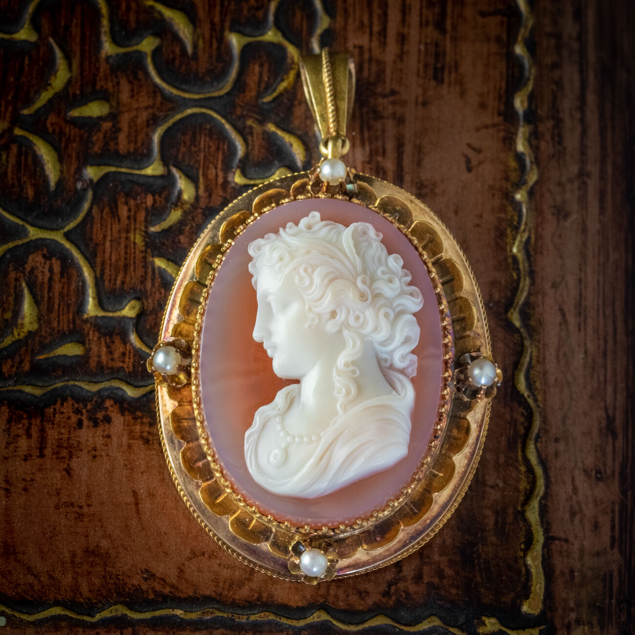 Antique Victorian Hardstone Cameo Pearl Brooch Pendant 18Ct Gold Circa 1860