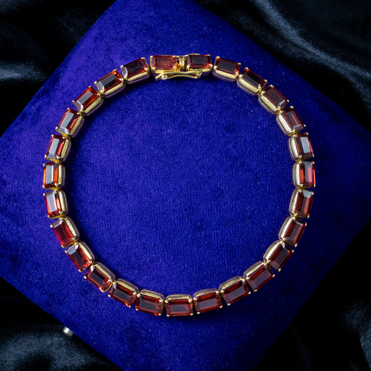 Vintage Garnet Tennis Bracelet 18ct Gold