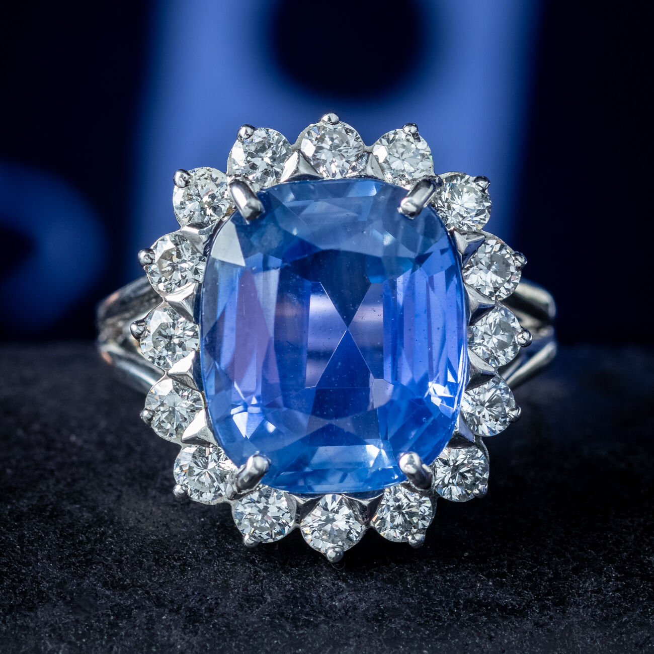 Vintage Sapphire Diamond Cluster Ring 11.32ct Sapphire With Valuation
